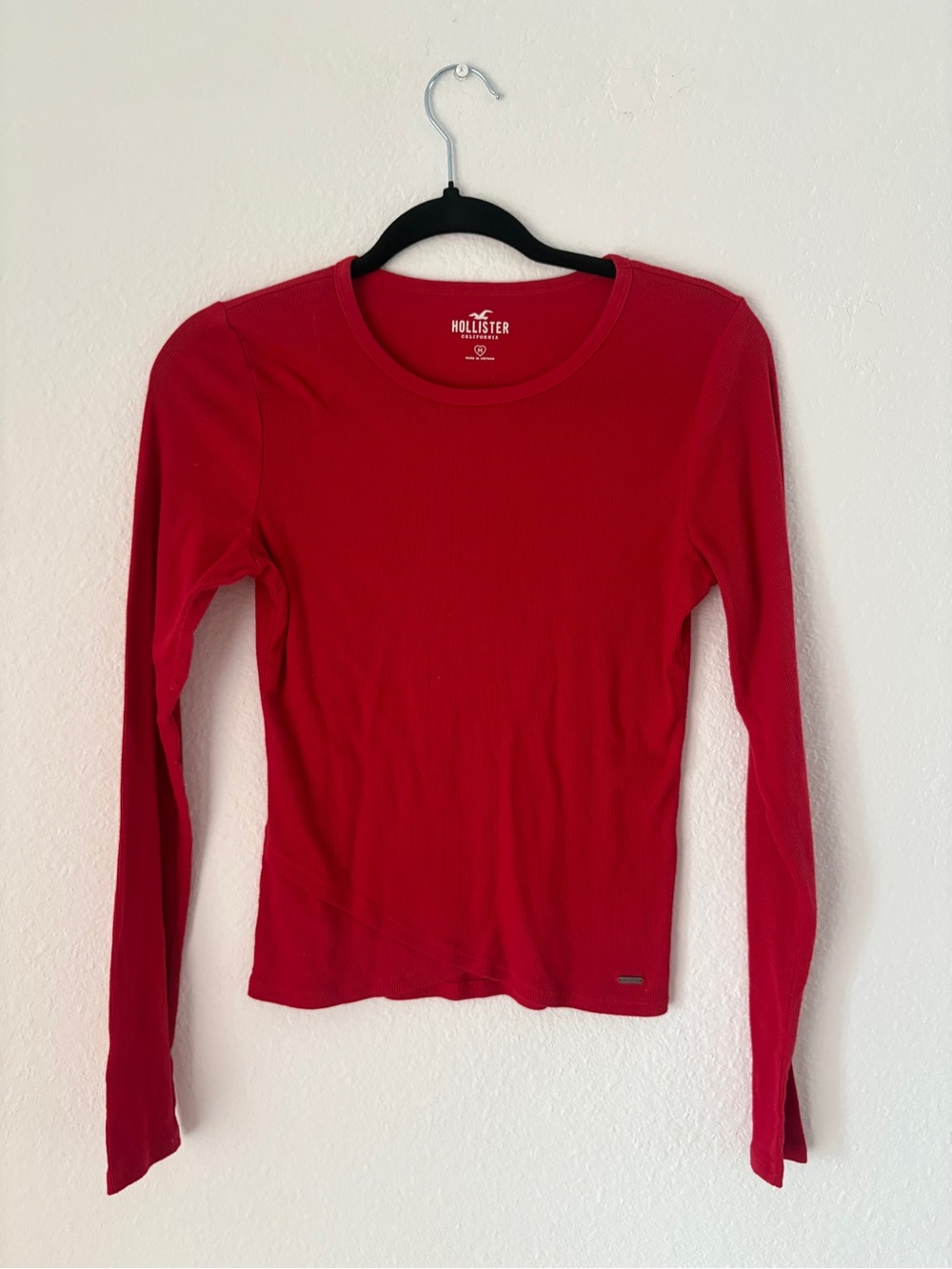Hollister Slim Fit Long-Sleeve Crewneck Top - Red